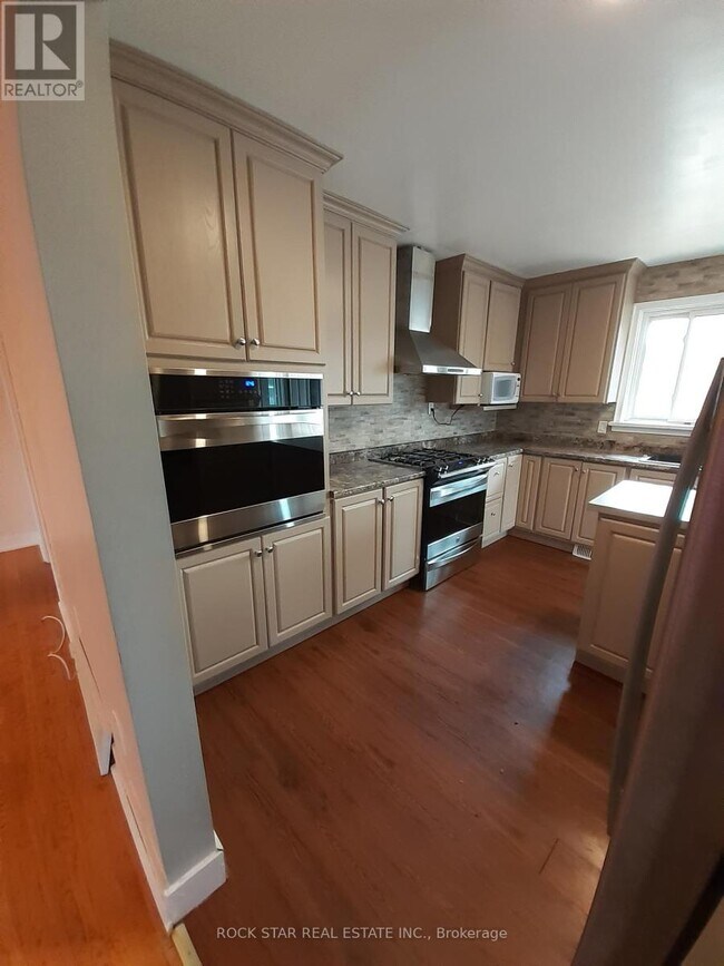 Photo du bâtiment - 3616 Dorchester Rd