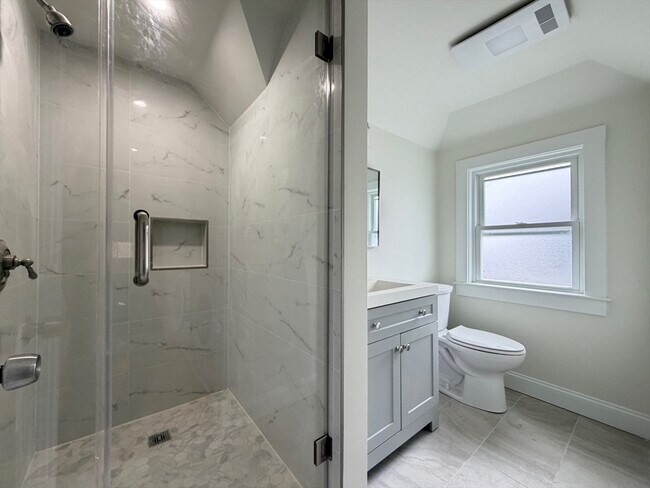 Foto del edificio - 0 Newbury Ave