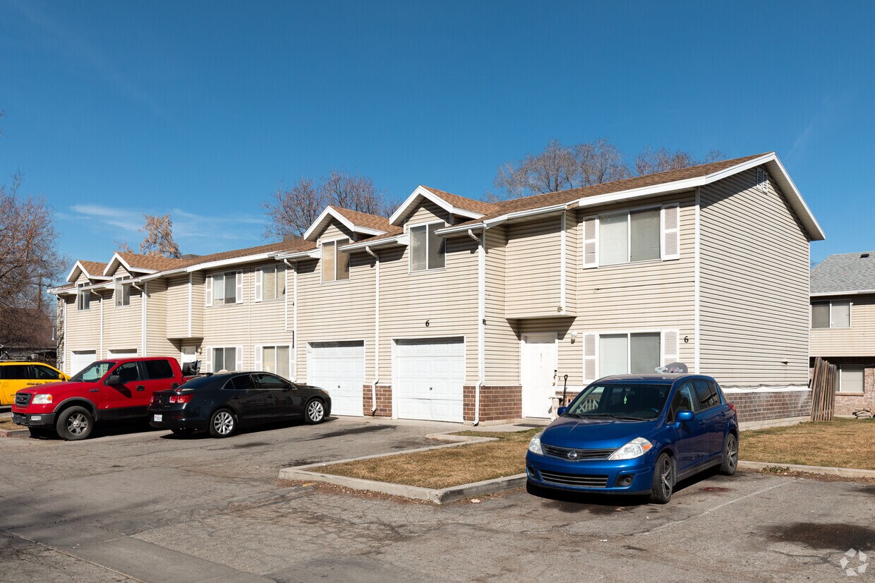 Building Photo - 558 N Redwood Rd