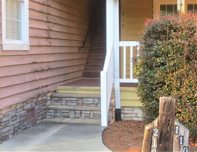 210 Old Course Rd Unit 210, Aberdeen, NC 28315 Condo for Rent in