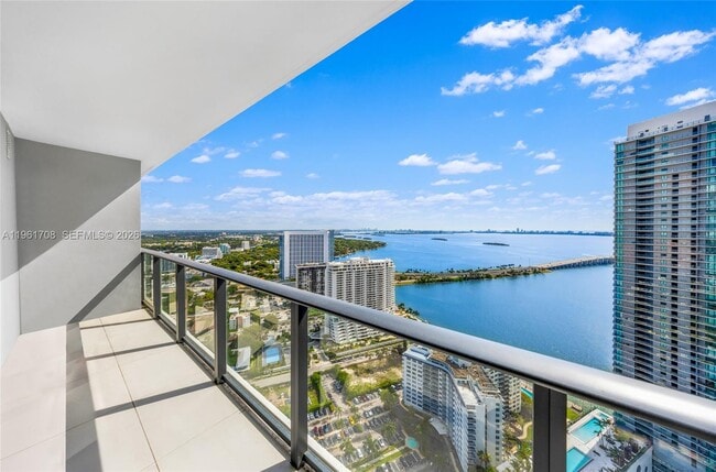 Building Photo - 501 NE 31st St