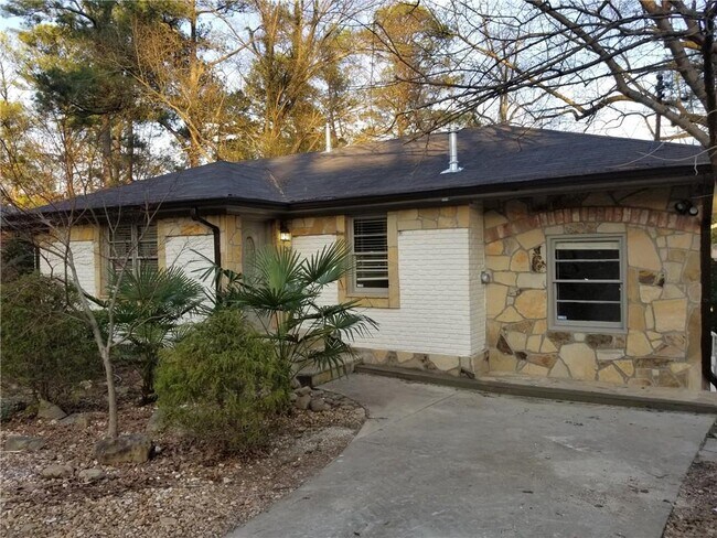 Building Photo - 1478 N Druid Hills Rd