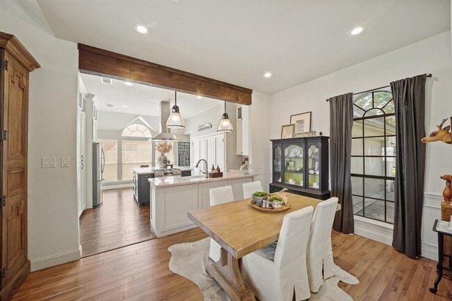 Building Photo - 5122 Eule Dr