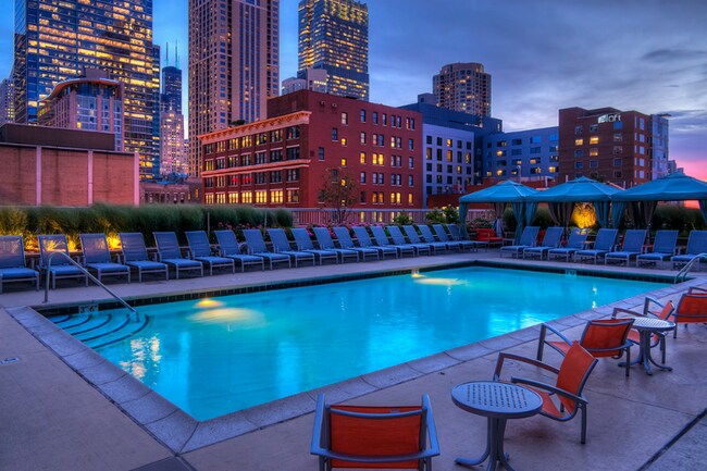 Foto del edificio - 575 N State St