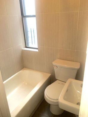 Foto del edificio - 57 W 125th St