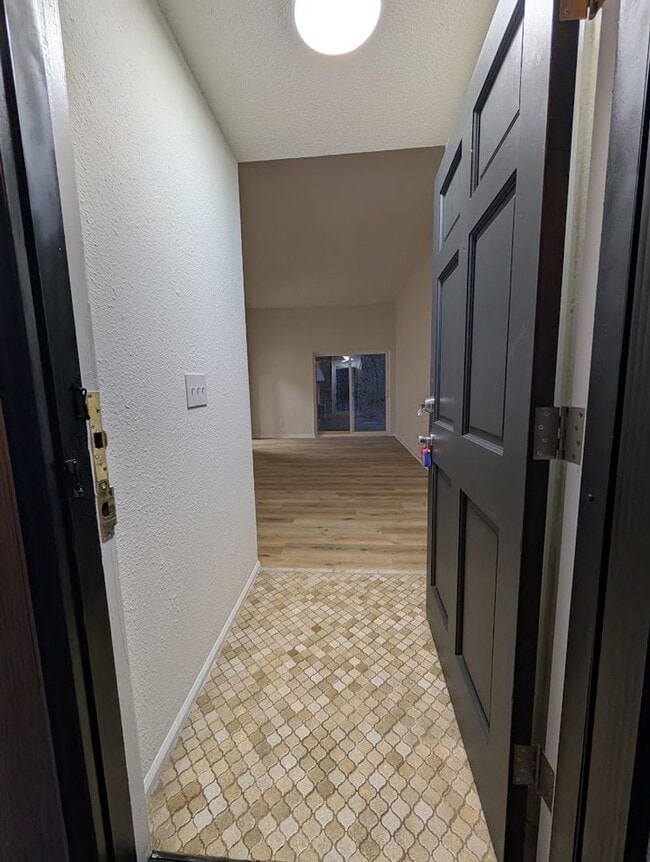 Photo - 3718 Fountain Ave Apartment