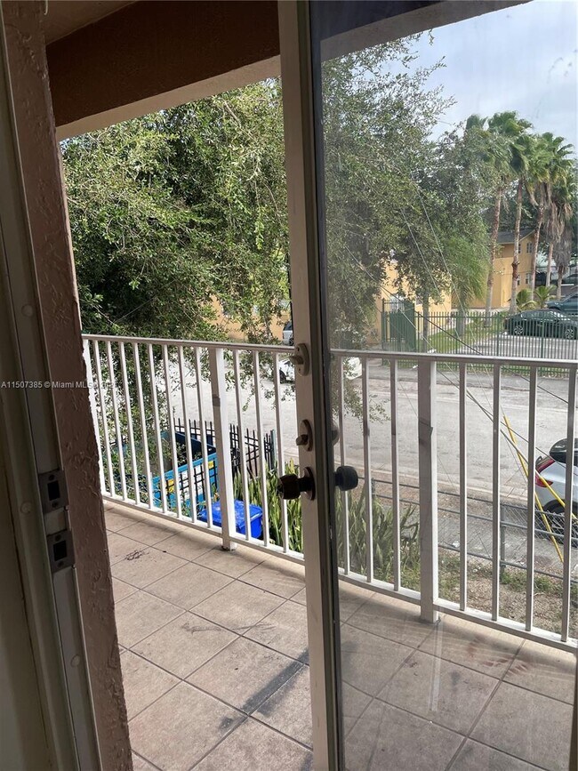 Foto del edificio - 5504 NE Miami Ct