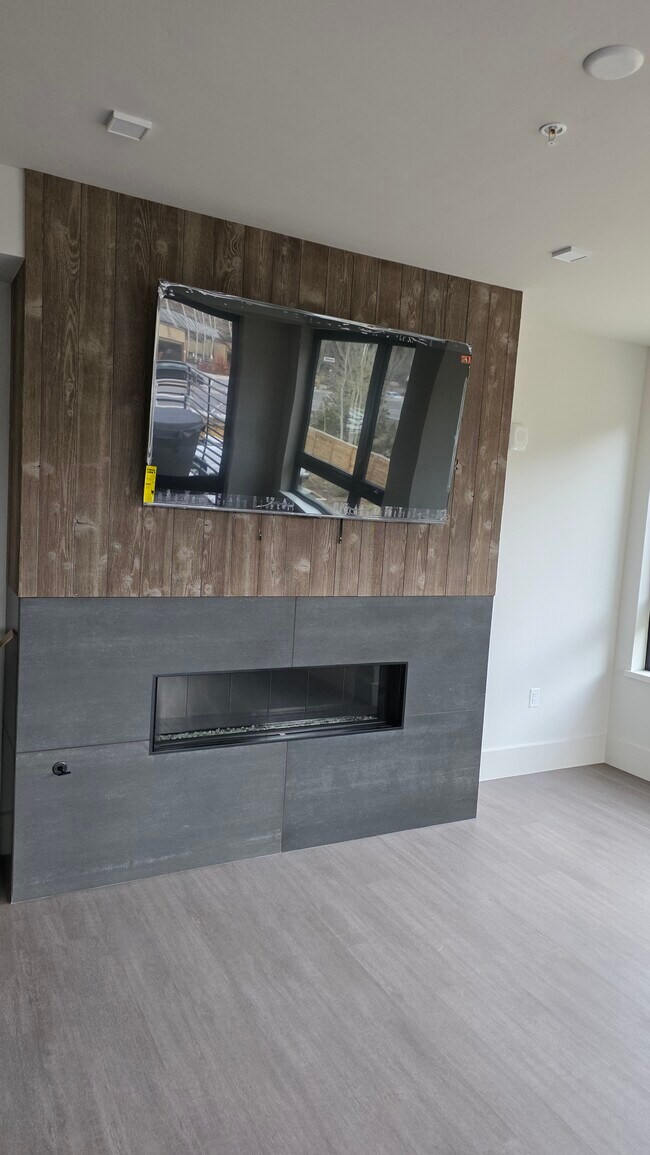 Chimenea interior - 80 W Main St