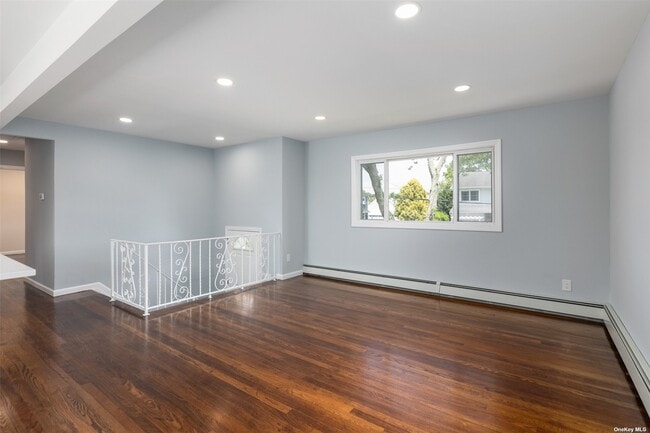 Building Photo - 271 6th Ave