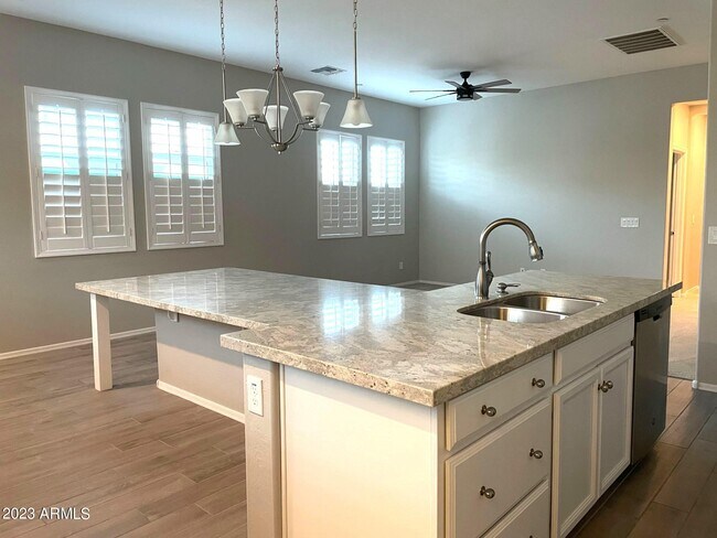 Building Photo - 14870 W Encanto Blvd