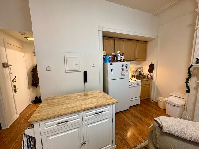 Foto del edificio - 11 Bay State Rd