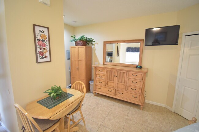 Building Photo - 8332 Mulligan Cir