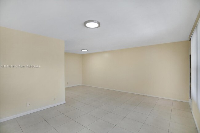 Foto del edificio - 13250 SW 4th Ct