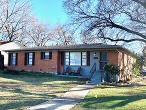 Building Photo - 3150 Ray Dr W