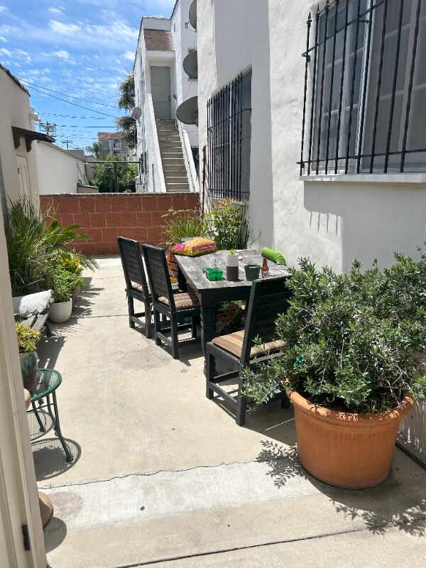 Foto del edificio - 420 S Detroit St