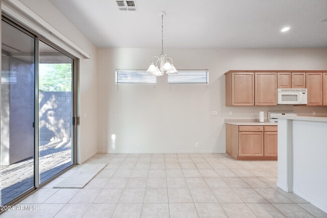 Building Photo - 6572 Shooting Star Way