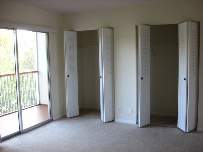 Building Photo - 13455 SW 9th Ct