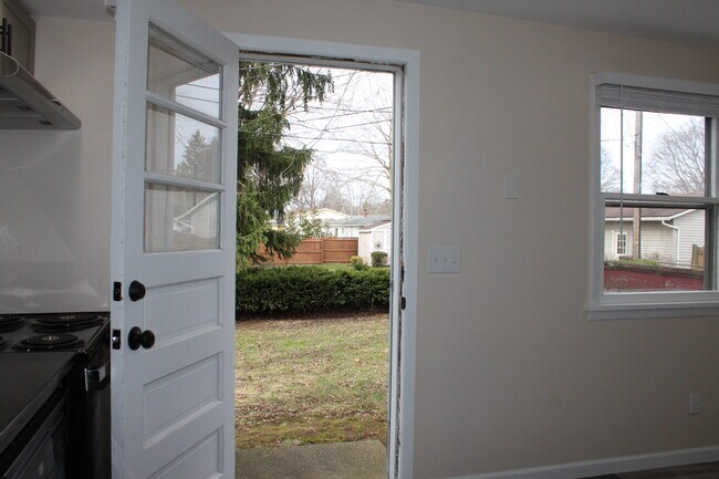 Foto del edificio - 32 Medimount Dr