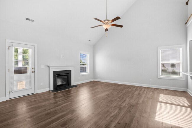Building Photo - 710 Tuscany Cir
