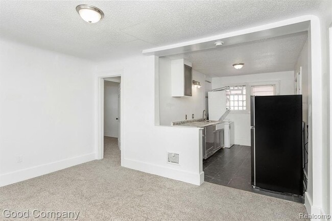 Building Photo - 12123 Santa Rosa Dr
