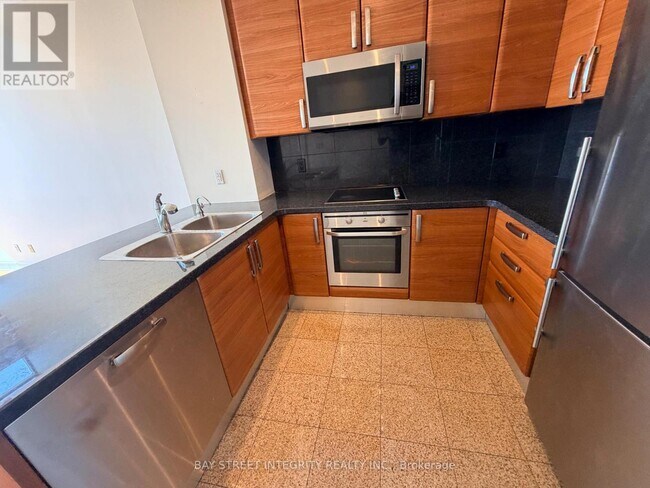 Building Photo - 1 Avondale Ave