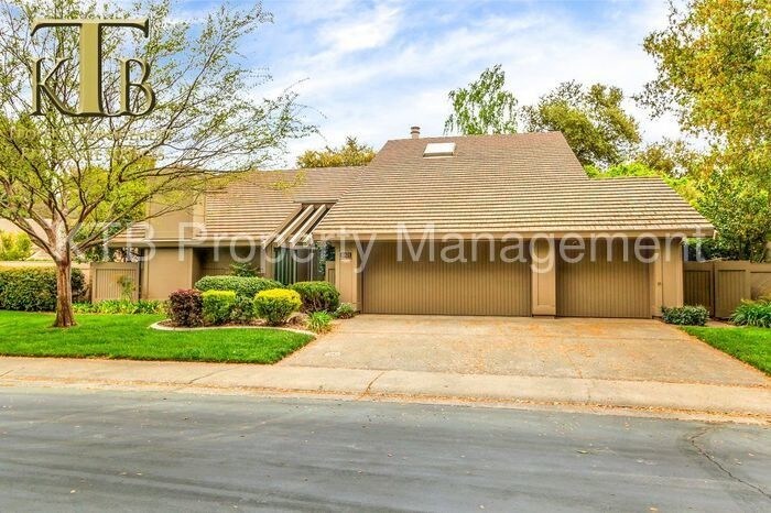 Primary Photo - 11421 Sutters Mill Cir