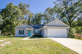 Building Photo - 218 Stillwater Dr