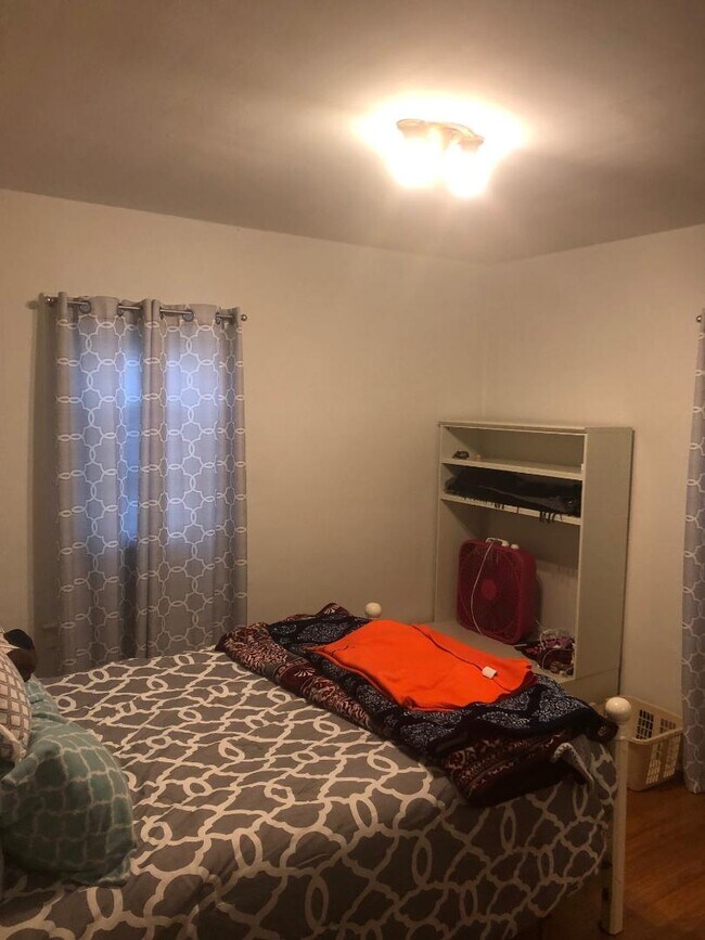 bedroom 1 - 2212 E Main St