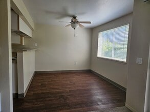 Interior Photo - Trailside