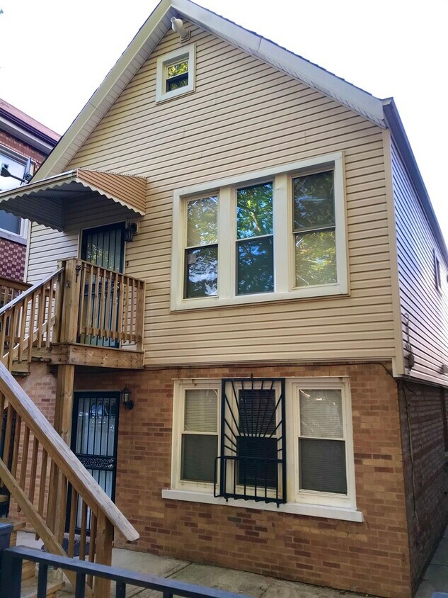2928 W 40th St, Chicago, IL 60632 Townhome Rentals in Chicago IL