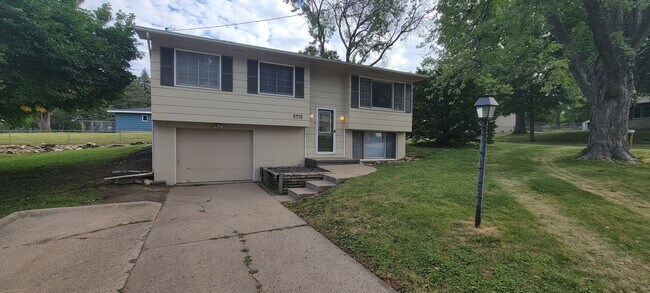 Building Photo - Great Jordan Park Neighborhood 3 Bedroom 1...