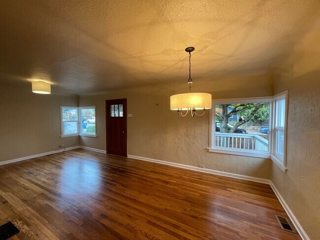 Photo - West Seattle - 2 bedroom and 1 bathroom House