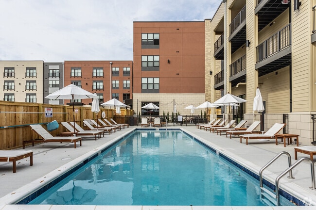 Sparkling Pool with Sundeck - Madamore