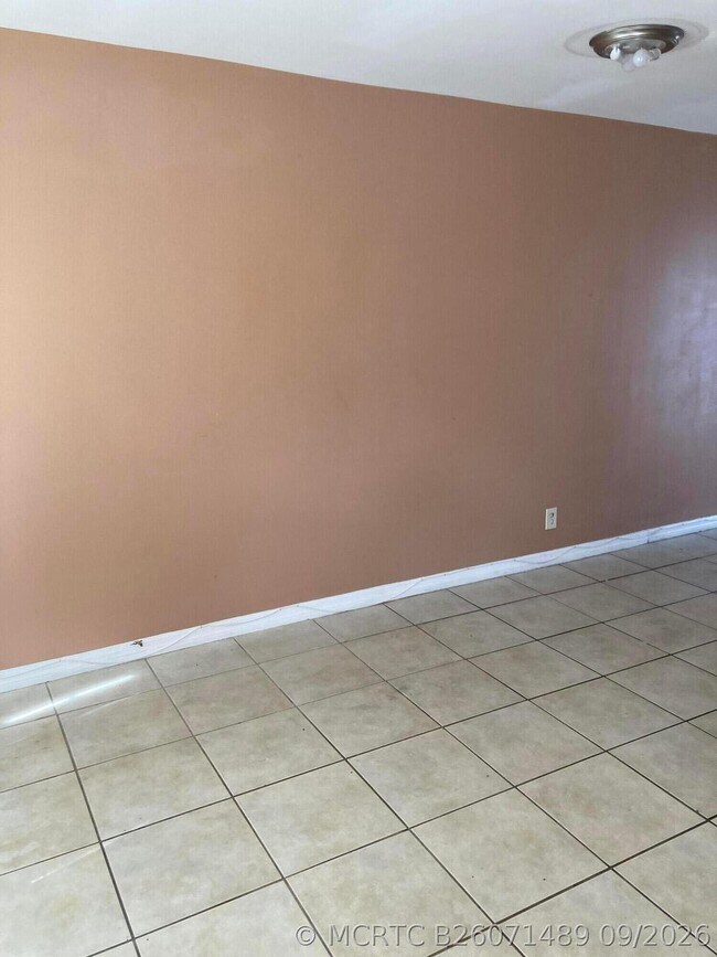 Foto del edificio - 4715 NW 9th Dr