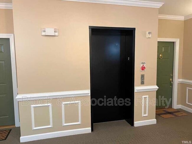 Building Photo - 8011 Allyns Landing Way