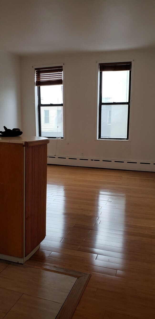 Building Photo - 2523 43rd St