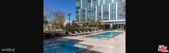 Building Photo - 1 br, 1 bath Condo - 889 Francisco St Unit...