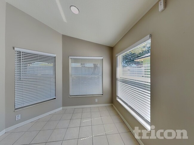 Building Photo - 9718 White Barn Way