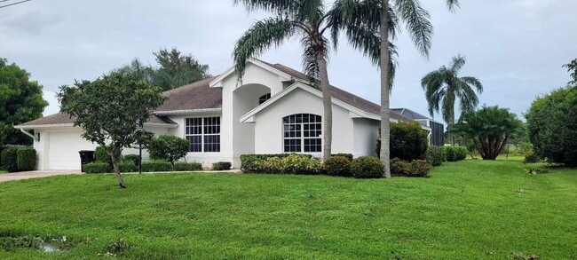 Fully furnished 3 bedroom 3 Bath POOL home in Sandpiper Bay - Fully furnished 3 bedroom 3 Bath POOL home in Sandpiper Bay