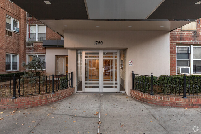 Building Photo - 1750 E 14th St