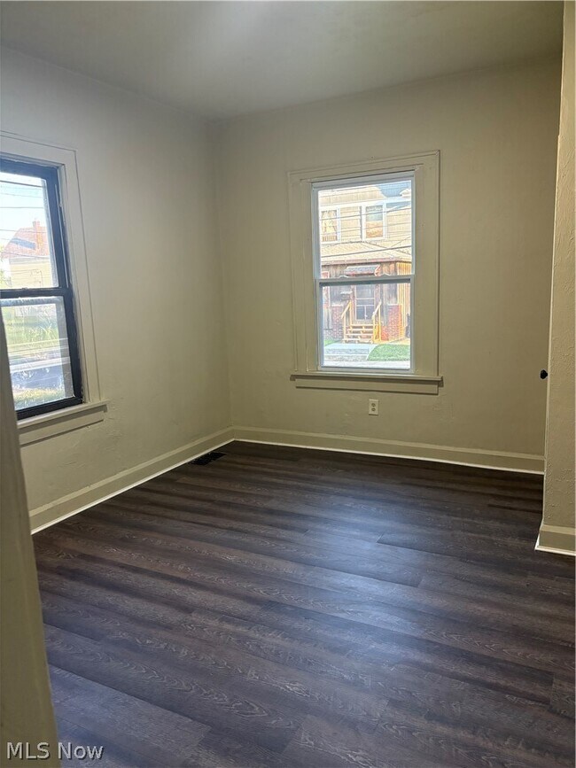 Foto del edificio - 1719 4th St NW