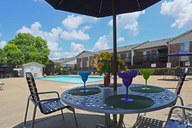 Terraza - Deerfield Apartments