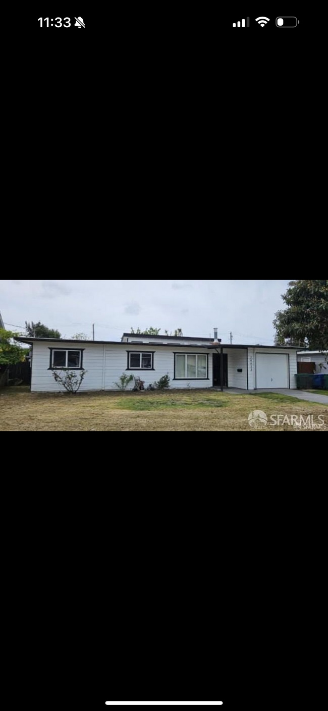 Building Photo - 24633 Waterson Ct