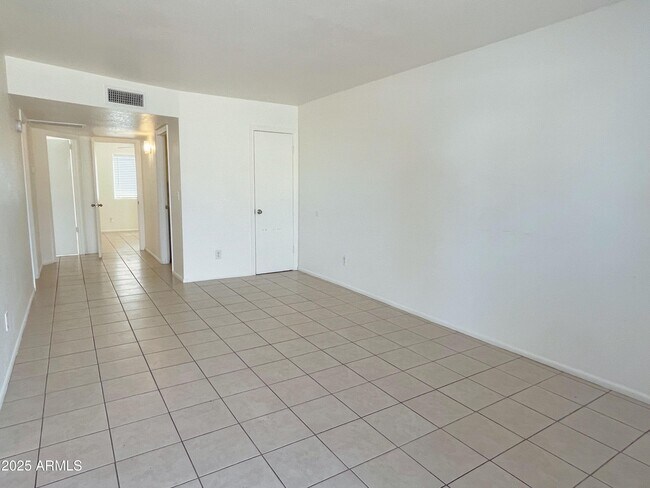 Foto del edificio - 2061 S Apache Dr