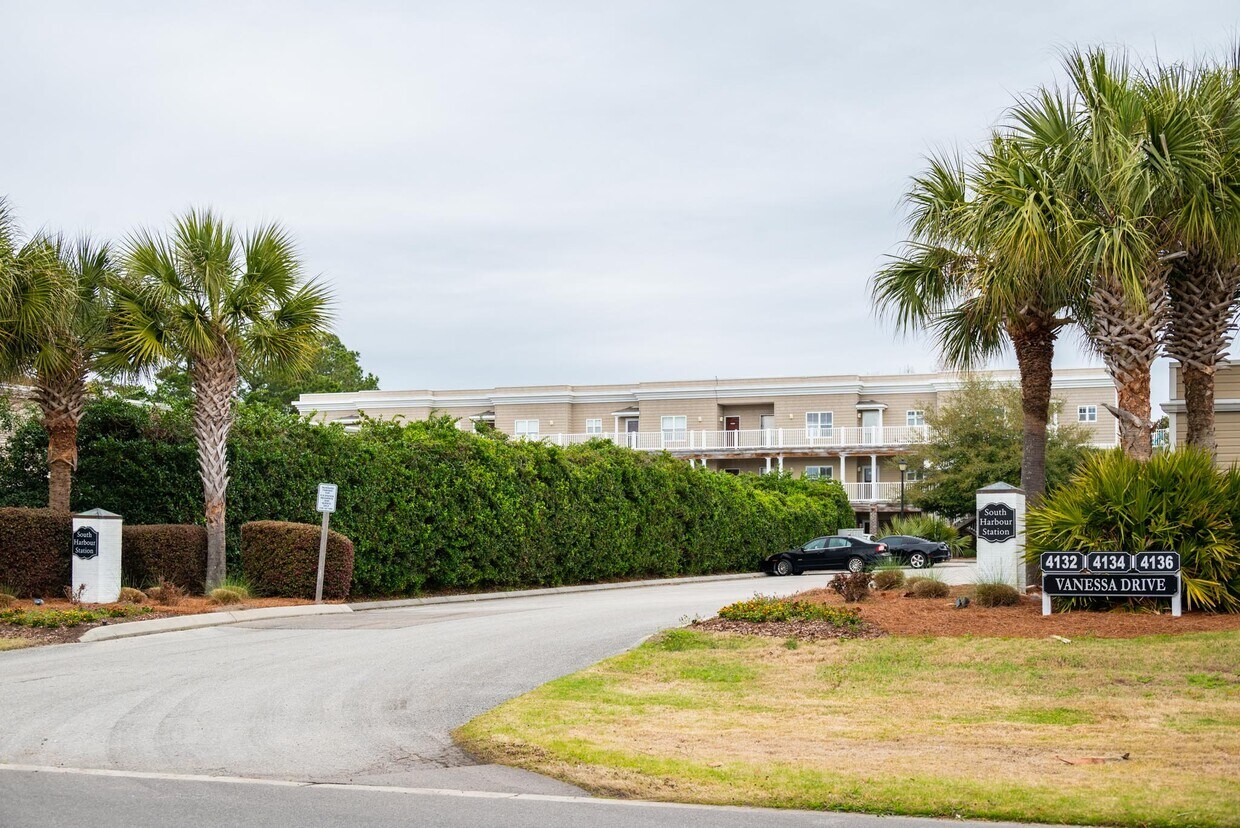 4134 Vanessa Dr Unit 15, Southport, NC 28461 Condo for Rent in