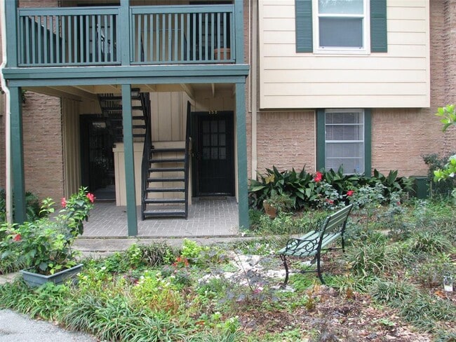 Building Photo - 8277 Kingsbrook Rd
