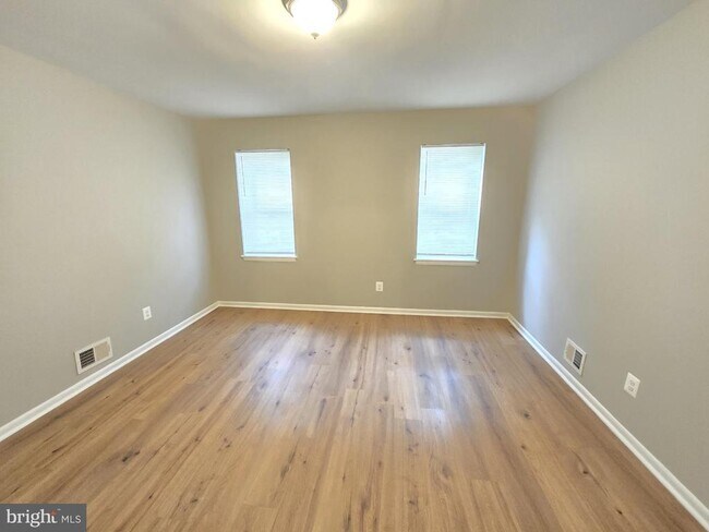 Foto del edificio - 1207 E Lanvale St