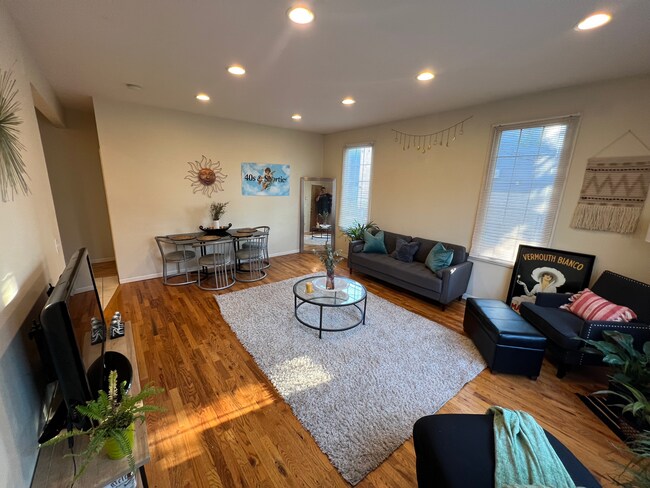 Living room - 283 E 12th Ave