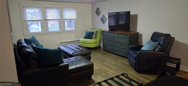 Building Photo - 1856 Lampson Rd