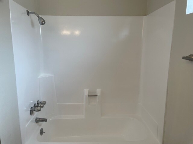 Foto principal - 14970 Victory Blvd